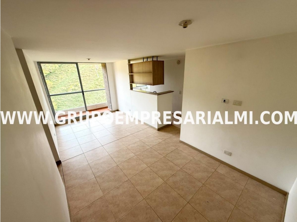 GRANDIOSO APARTAMENTO EN ARRIENDO - SECTOR LOMA DEL BARRO COD: 8730