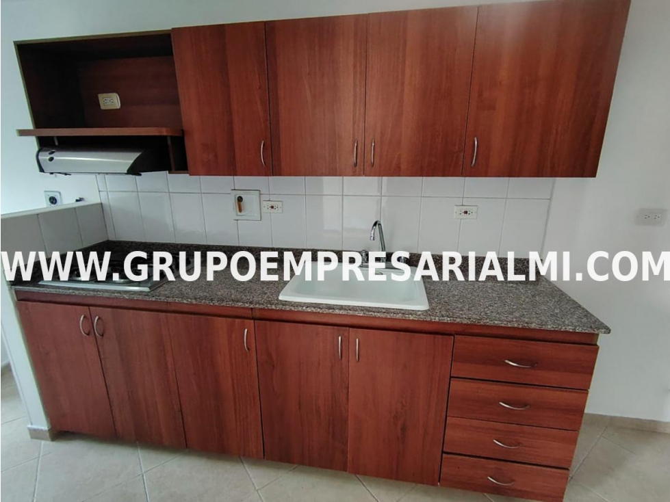 GRANDIOSO APARTAMENTO EN ARRIENDO - SECTOR ZUÑIGA COD: 33420 — foto 3