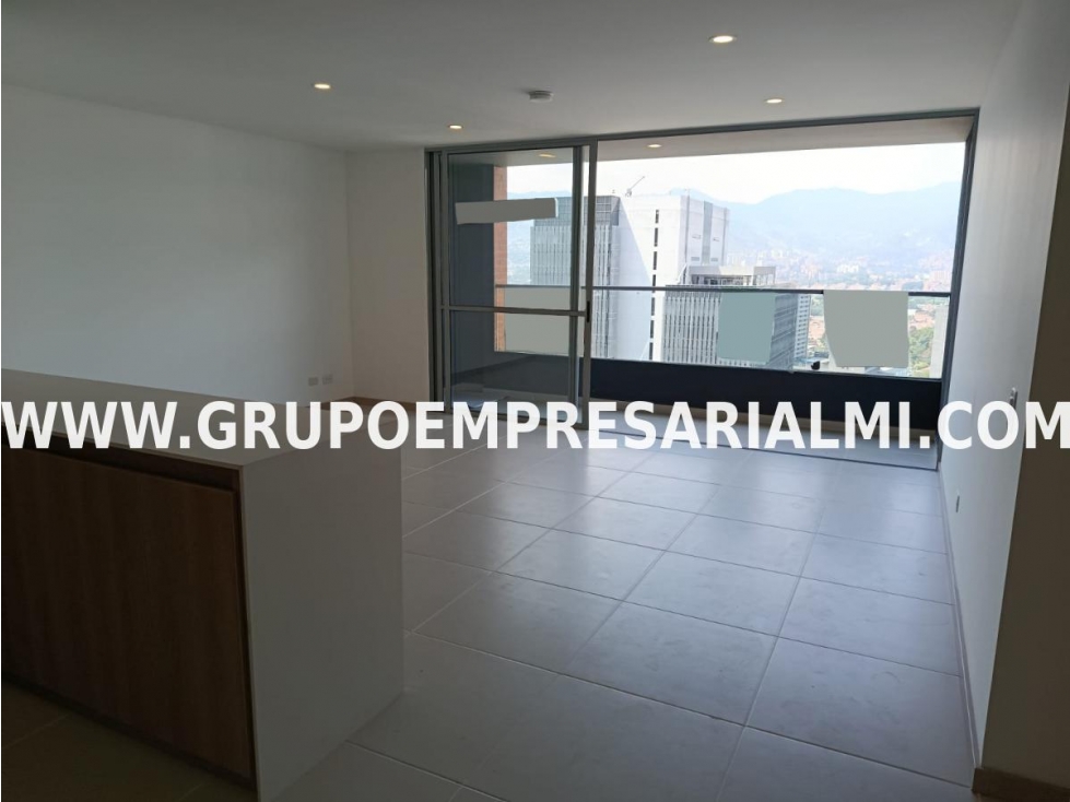 GRANDIOSO APARTAMENTO EN ARRIENDO - SECTOR CIUDAD DEL RÍO COD: 33454