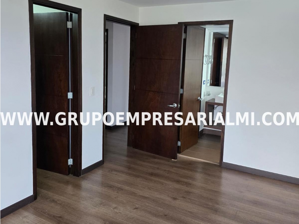GRANDIOSO APARTAMENTO EN ARRIENDO - SECTOR CASTROPOL COD: 33553 - 6
