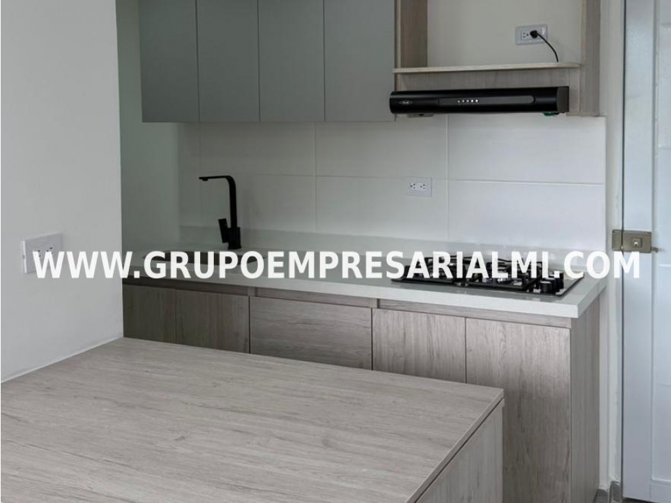 GRANDIOSO APARTAMENTO EN ARRIENDO - SECTOR SANTA ANA COD: 33713 — foto 2