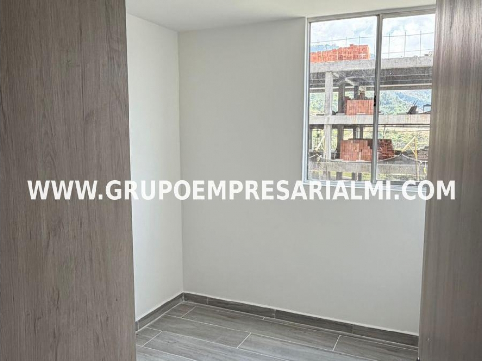 GRANDIOSO APARTAMENTO EN ARRIENDO - SECTOR SANTA ANA COD: 33713 — foto 5