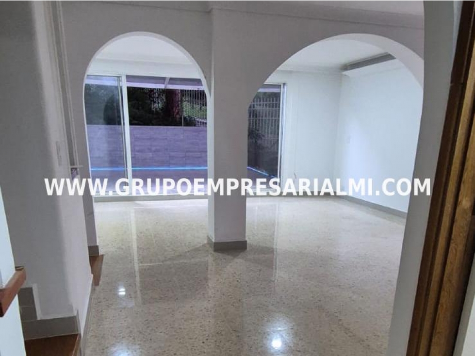 GRANDIOSA CASA UNIFAMILIAR EN ARRIENDO - SECTOR CASTROPOL COD: 33739 — foto 2