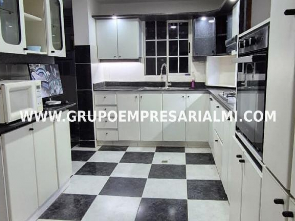 GRANDIOSA CASA UNIFAMILIAR EN ARRIENDO - SECTOR CASTROPOL COD: 33739 — foto 4
