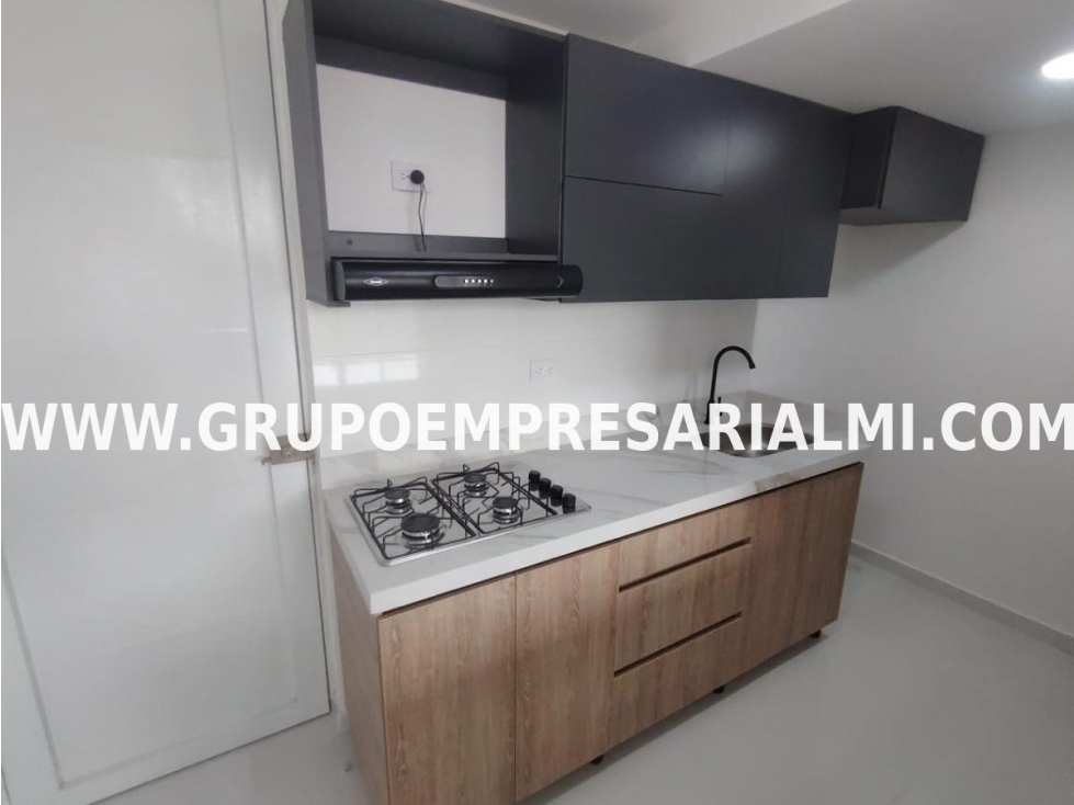 GRANDIOSO APARTAMENTO EN ARRIENDO - SECTOR SANTA ANA COD: 33795 — foto 3