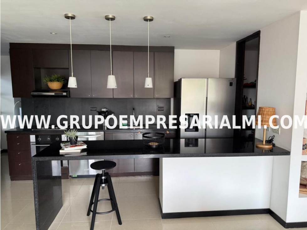 GRANDIOSO APARTAMENTO EN ARRIENDO - SECTOR EL TESORO COD: 33956 — foto 3