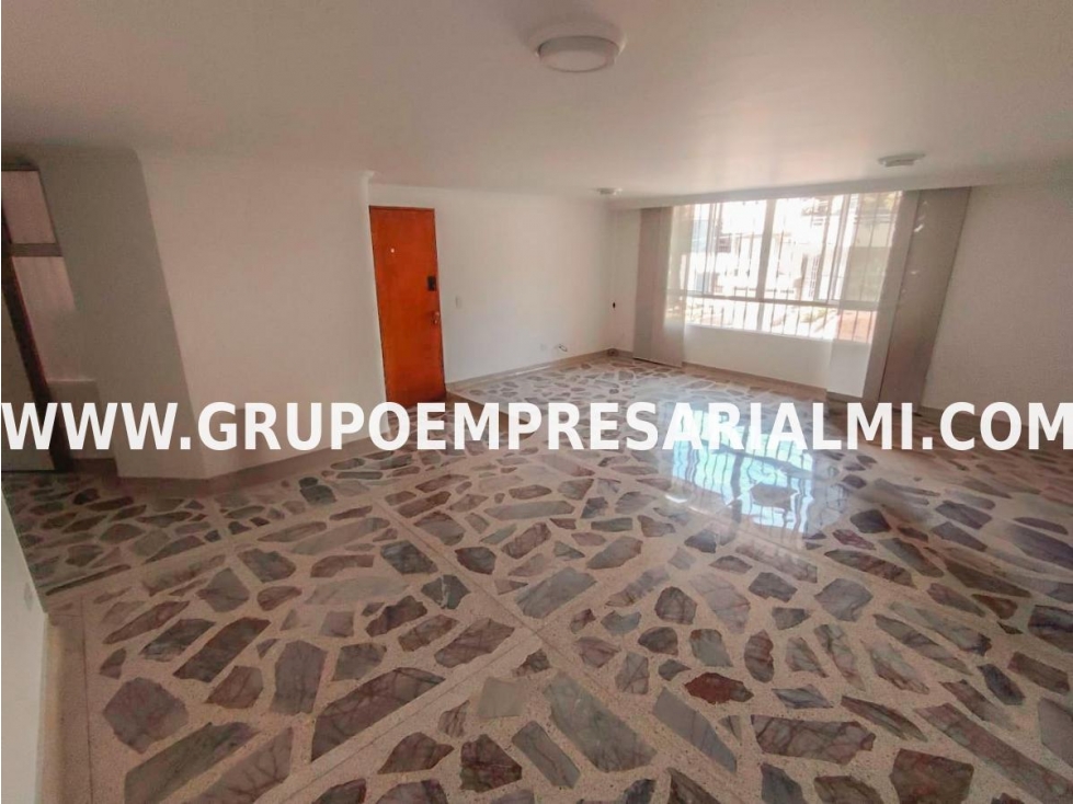 GRANDIOSO APARTAMENTO EN ARRIENDO - SECTOR SIMÓN BOLÍVAR COD: 33962