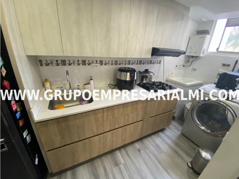GRANDIOSO APARTAMENTO EN VENTA - SECTOR LOS COLORES COD: 30389