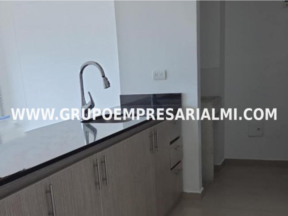 GRANDIOSO APARTAMENTO EN VENTA - SECTOR TRES ESQUINAS COD: 32366