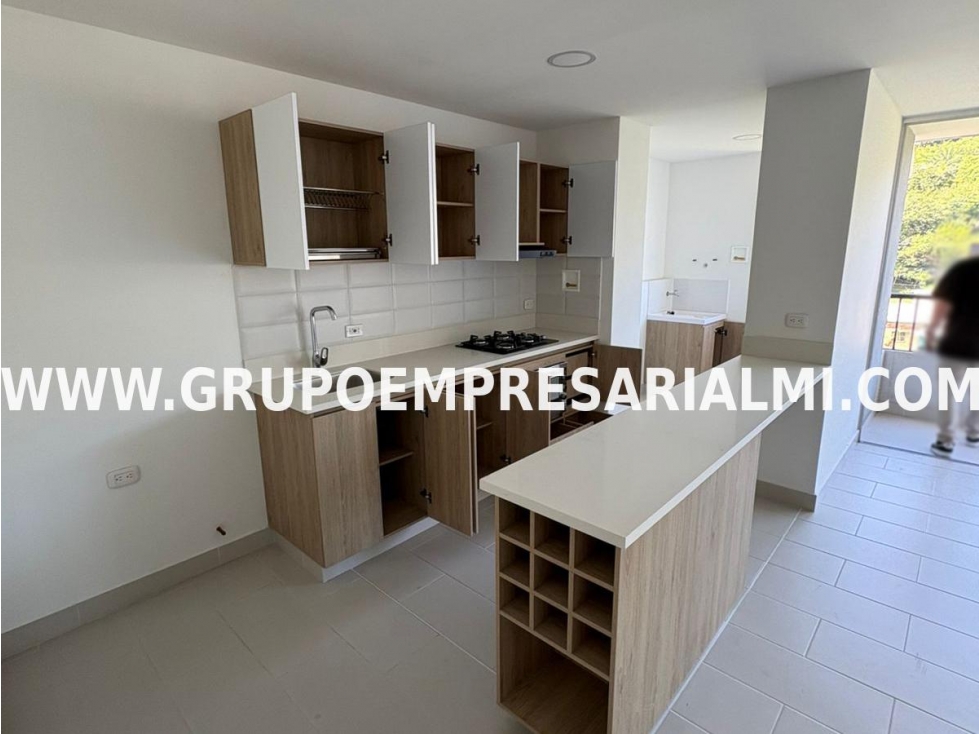 GRANDIOSO APARTAMENTO EN VENTA - SECTOR LOS COLORES COD: 32603 — foto 4