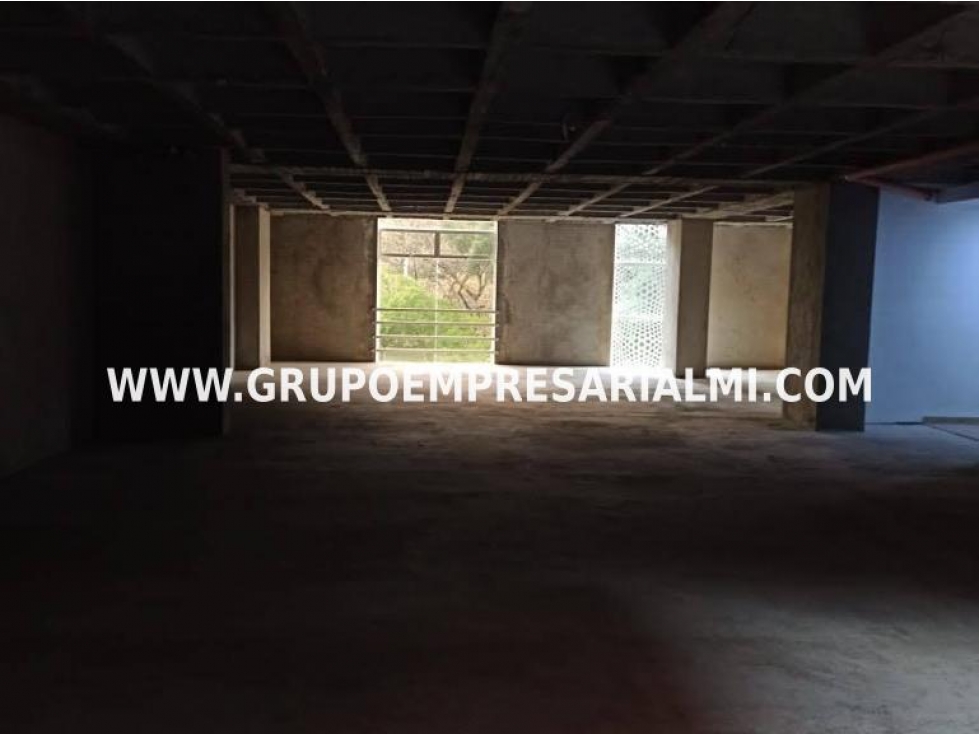 GRANDIOSO EDIFICIO EN RENTA - SECTOR CONQUISTADORES COD: 30308 - 3