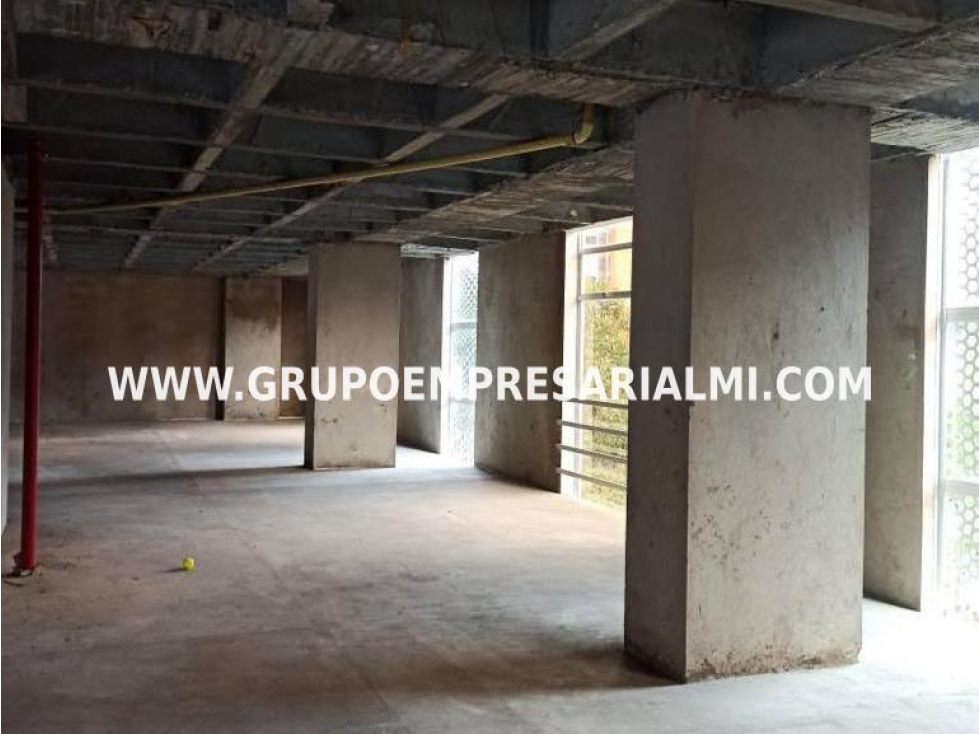 GRANDIOSO EDIFICIO EN RENTA - SECTOR CONQUISTADORES COD: 30308 - 4