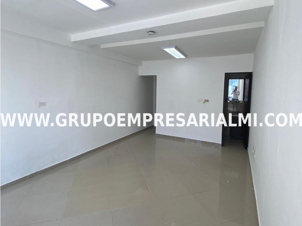 GRANDIOSO LOCAL EN ARRIENDO - SECTOR LAURELES COD: 29372 - 2