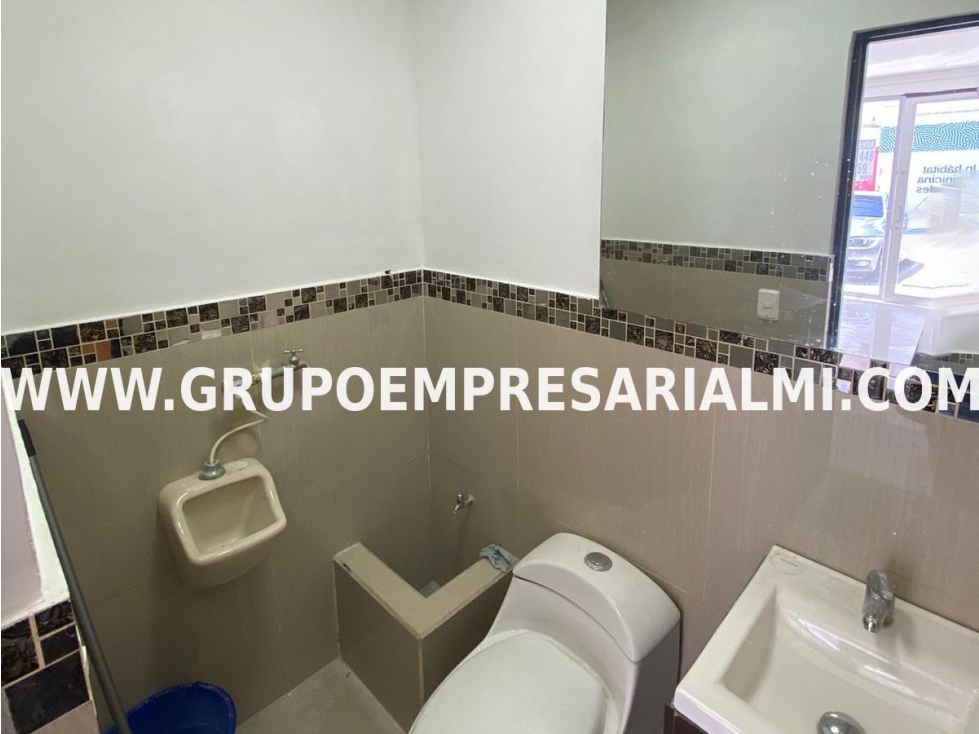 GRANDIOSO LOCAL EN ARRIENDO - SECTOR LAURELES COD: 29372 - 6