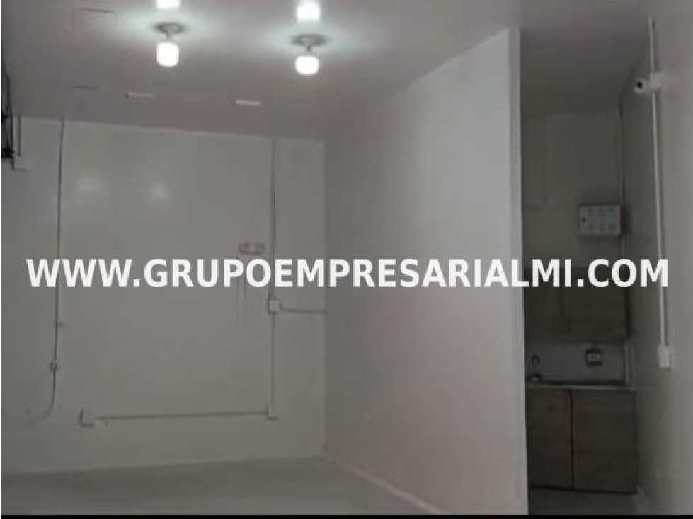 GRANDIOSO LOCAL EN ARRIENDO - SECTOR EL ESMERALDAL COD: 31644 - 4