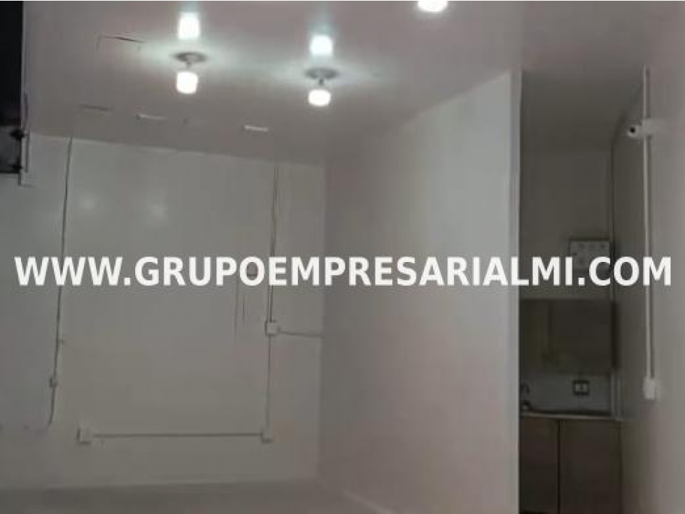 GRANDIOSO LOCAL EN ARRIENDO - SECTOR EL ESMERALDAL COD: 31644 - 5