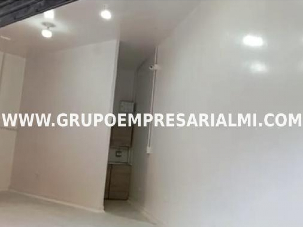GRANDIOSO LOCAL EN ARRIENDO - SECTOR EL ESMERALDAL COD: 31644 - 6