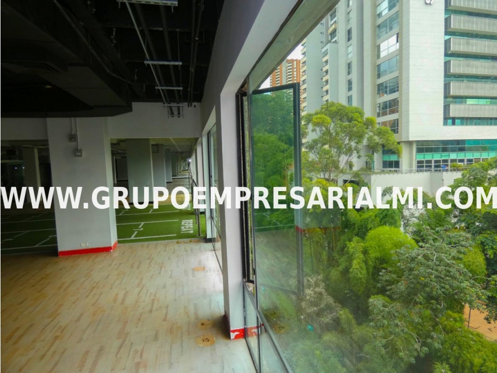 GRANDIOSO LOCAL EN ARRIENDO - SECTOR MILLA DE ORO COD: 31209 — foto 4
