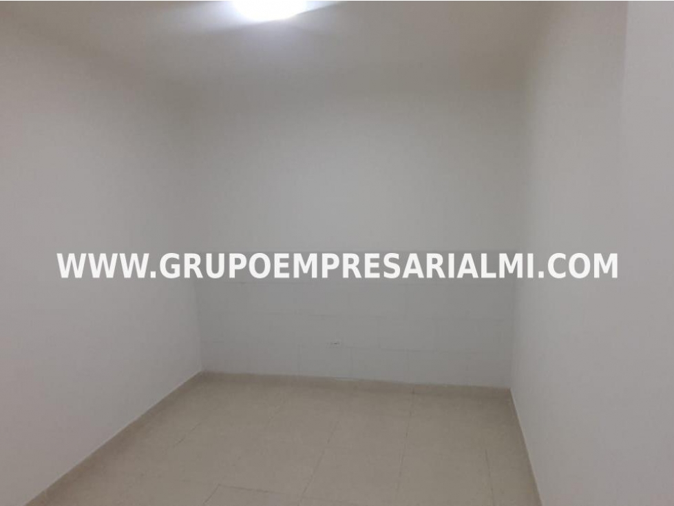 GRANDIOSO LOCAL EN ARRIENDO - SECTOR GUAYABAL COD: 31791 — foto 6