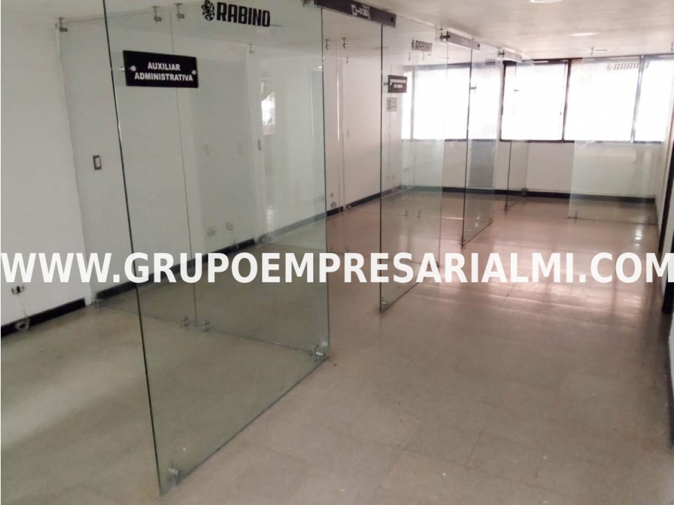 GRANDIOSO OFICINA EN ARRIENDO - SECTOR SANTA MARÍA COD: 31580 - 6