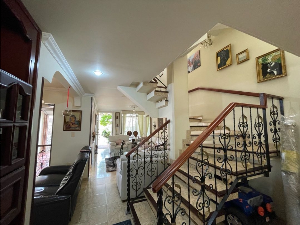 HER CASA EN CONJUNTO CERCA A PRIMAVERA URBANA — foto 5