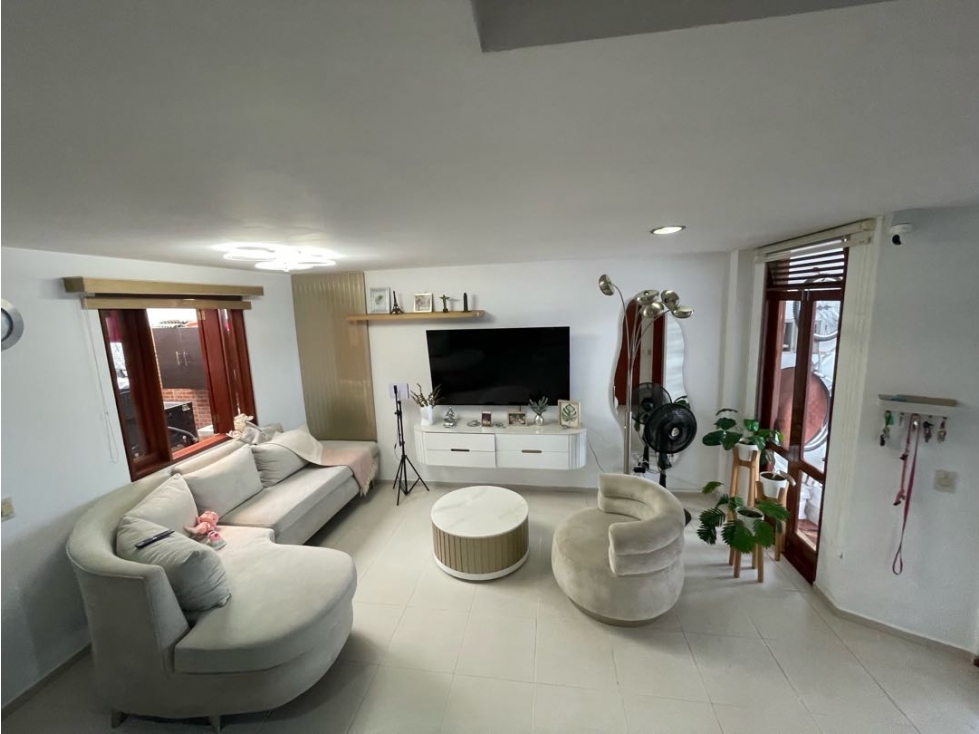 HER CASA EN VENTA CERCA AL TERMINAL DE VILLAVICENCIO — foto 3