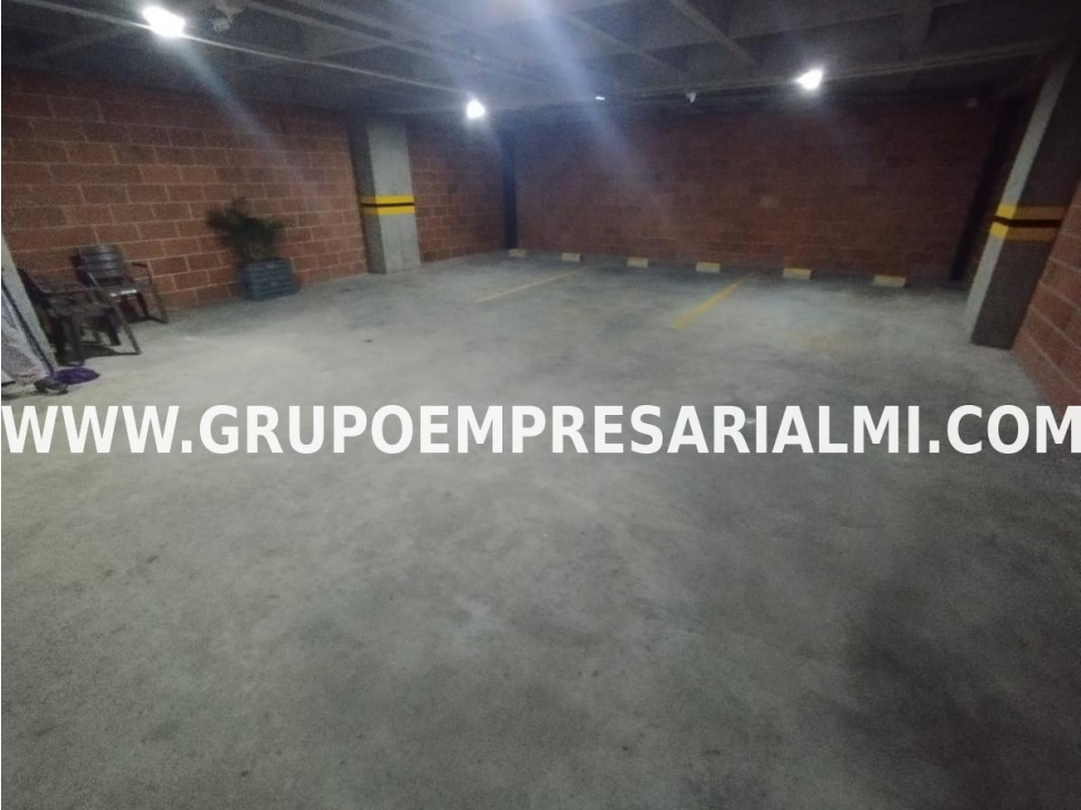 HERMOSA BODEGA EN ARRIENDO - SECTOR SIMÓN BOLÍVAR COD: 30631 - 3
