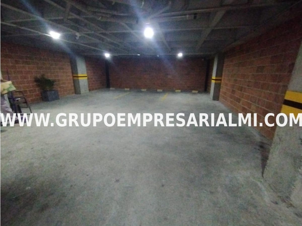 HERMOSA BODEGA EN ARRIENDO - SECTOR SIMÓN BOLÍVAR COD: 30631 - 4
