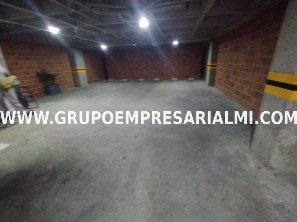 HERMOSA BODEGA EN ARRIENDO - SECTOR SIMÓN BOLÍVAR COD: 30631 - 5
