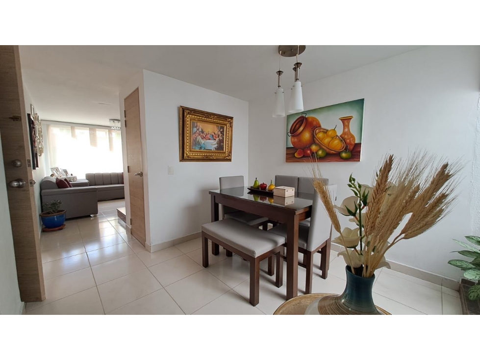 HERMOSA CASA EN SABANETA PARTE BAJA UNIDAD CERRADA CERCA AV LAS VEGAS