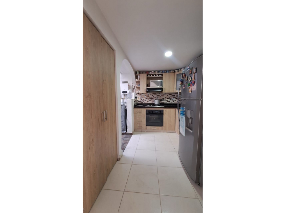 HERMOSA CASA EN SABANETA PARTE BAJA UNIDAD CERRADA CERCA AV LAS VEGAS — foto 3