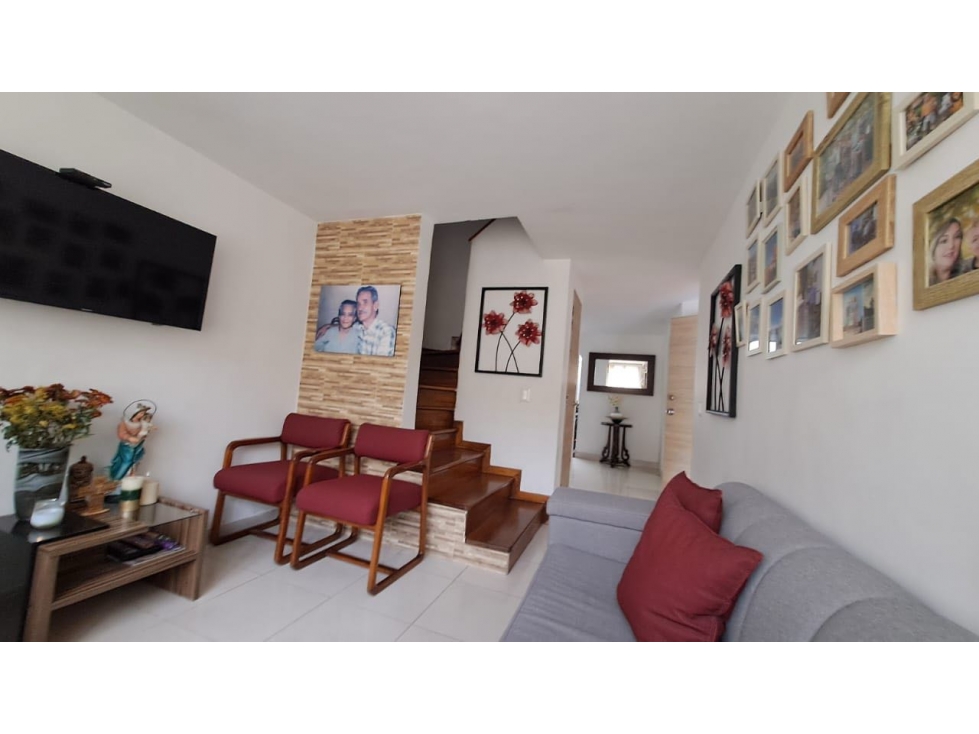 HERMOSA CASA EN SABANETA PARTE BAJA UNIDAD CERRADA CERCA AV LAS VEGAS — foto 5