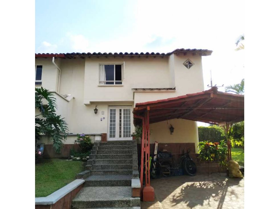 se vende casa en conjunto campestre al norte de armenia Av Centenario