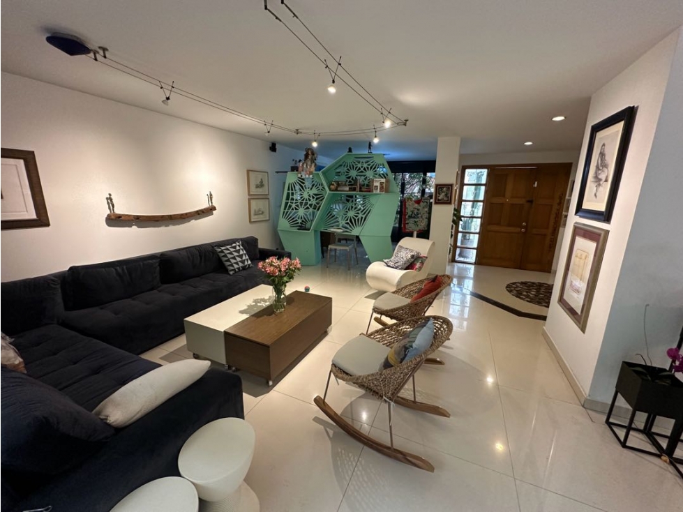 Hermosa casa a la venta ubicada en benedictinos — foto 2