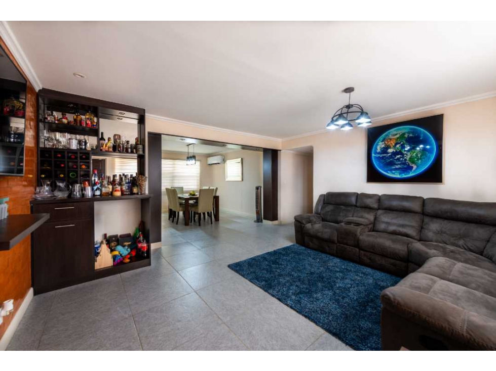 Hermosa casa amueblada en Clayton.