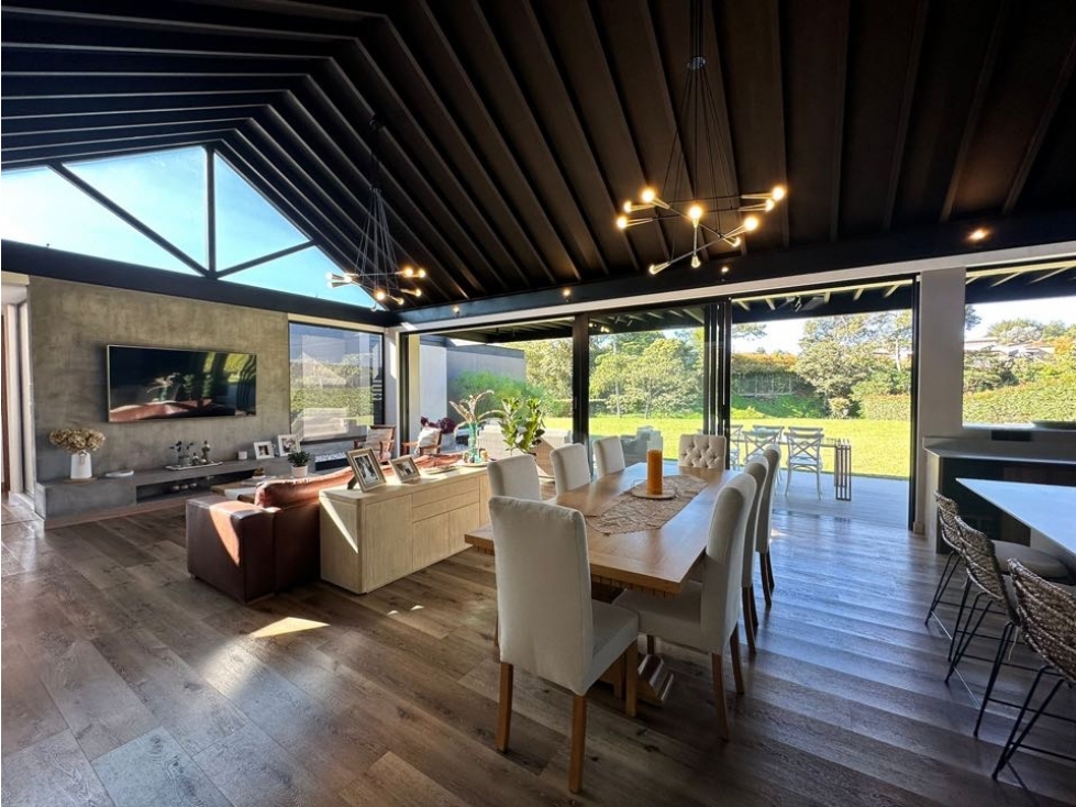 Hermosa casa atemporal rodeada de naturaleza en oriente / u. cerrada — foto 3