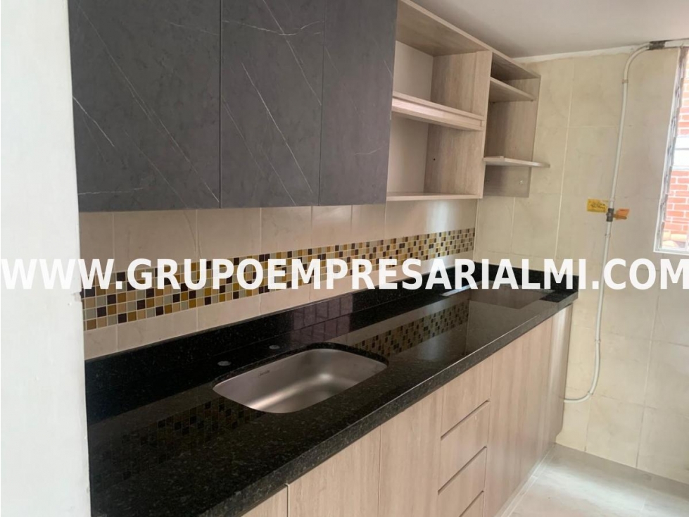 HERMOSA CASA BIFAMILIAR EN ARRIENDO - SECTOR LOS ALCÁZARES COD: 31775 — foto 2