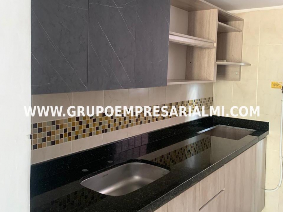 HERMOSA CASA BIFAMILIAR EN ARRIENDO - SECTOR LOS ALCÁZARES COD: 31775 — foto 3