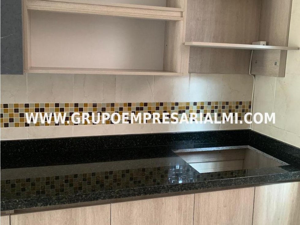 HERMOSA CASA BIFAMILIAR EN ARRIENDO - SECTOR LOS ALCÁZARES COD: 31775 — foto 4