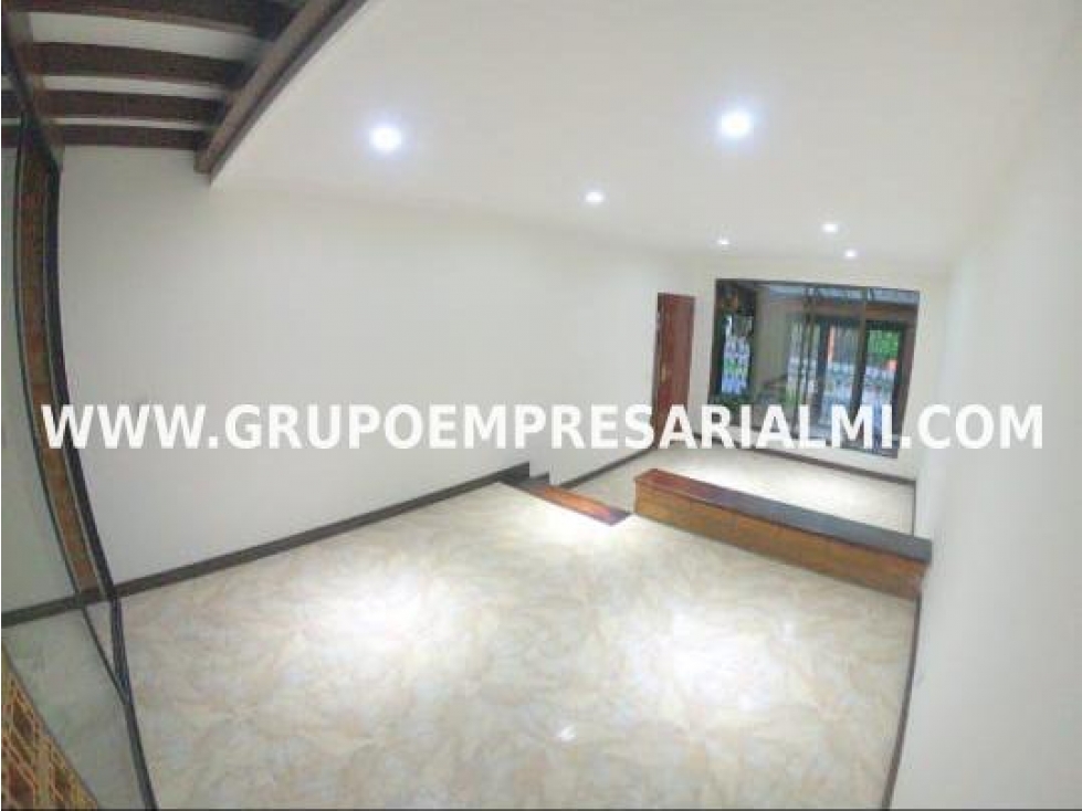 HERMOSA CASA BIFAMILIAR EN ARRIENDO - SECTOR SANTA MÓNICA COD: 33408 — foto 2