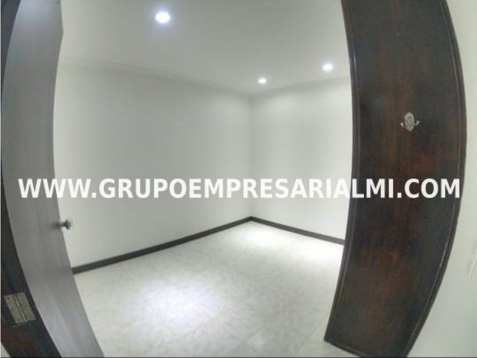 HERMOSA CASA BIFAMILIAR EN ARRIENDO - SECTOR SANTA MÓNICA COD: 33408 — foto 6