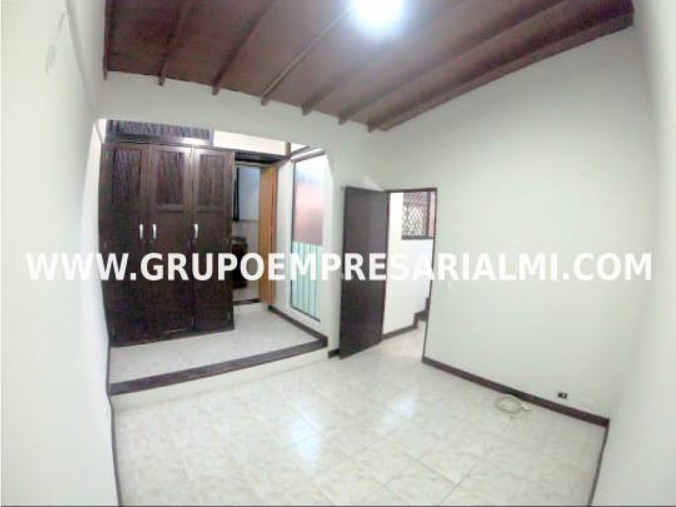 HERMOSA CASA BIFAMILIAR EN ARRIENDO - SECTOR SANTA MÓNICA COD: 33408 — foto 3