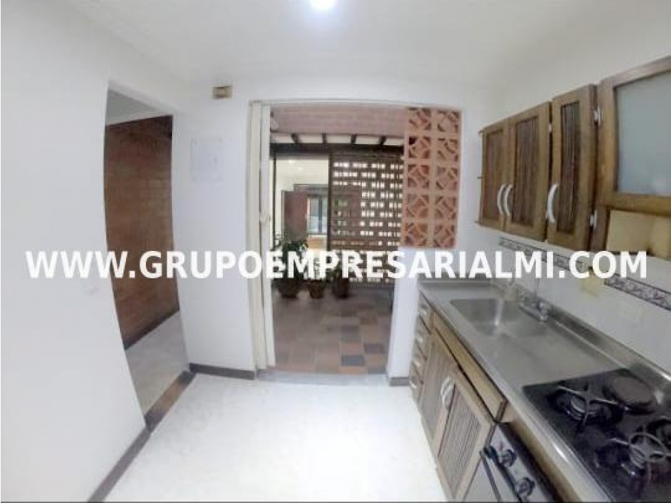HERMOSA CASA BIFAMILIAR EN ARRIENDO - SECTOR SANTA MÓNICA COD: 33408 — foto 5