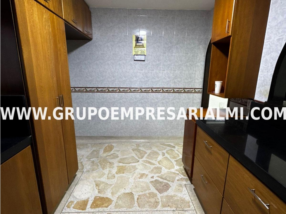 HERMOSA CASA BIFAMILIAR EN ARRIENDO - SECTOR SIMÓN BOLIVAR COD: 33906 — foto 4