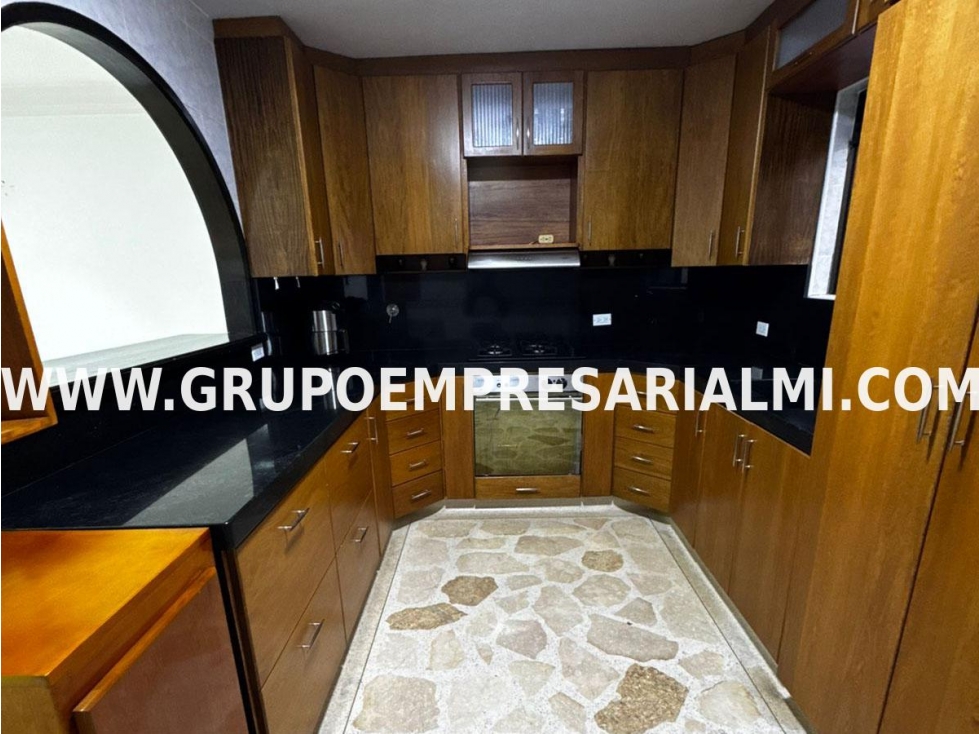 HERMOSA CASA BIFAMILIAR EN ARRIENDO - SECTOR SIMÓN BOLIVAR COD: 33906 — foto 6