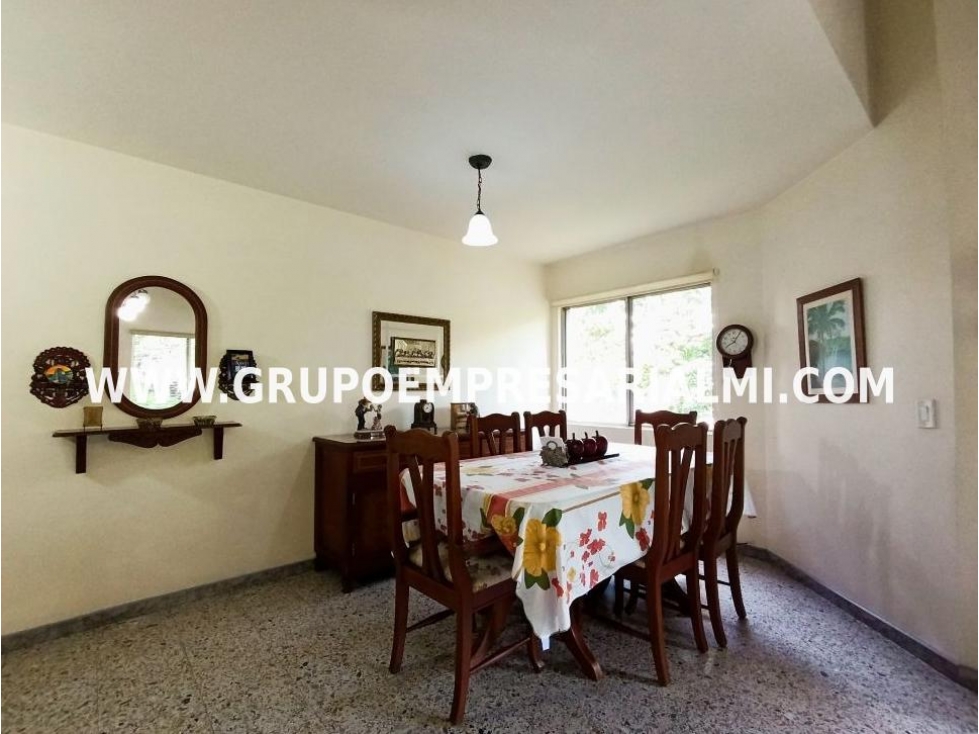 HERMOSA CASA BIFAMILIAR EN VENTA - SECTOR SANTA LUCIA COD: 31882