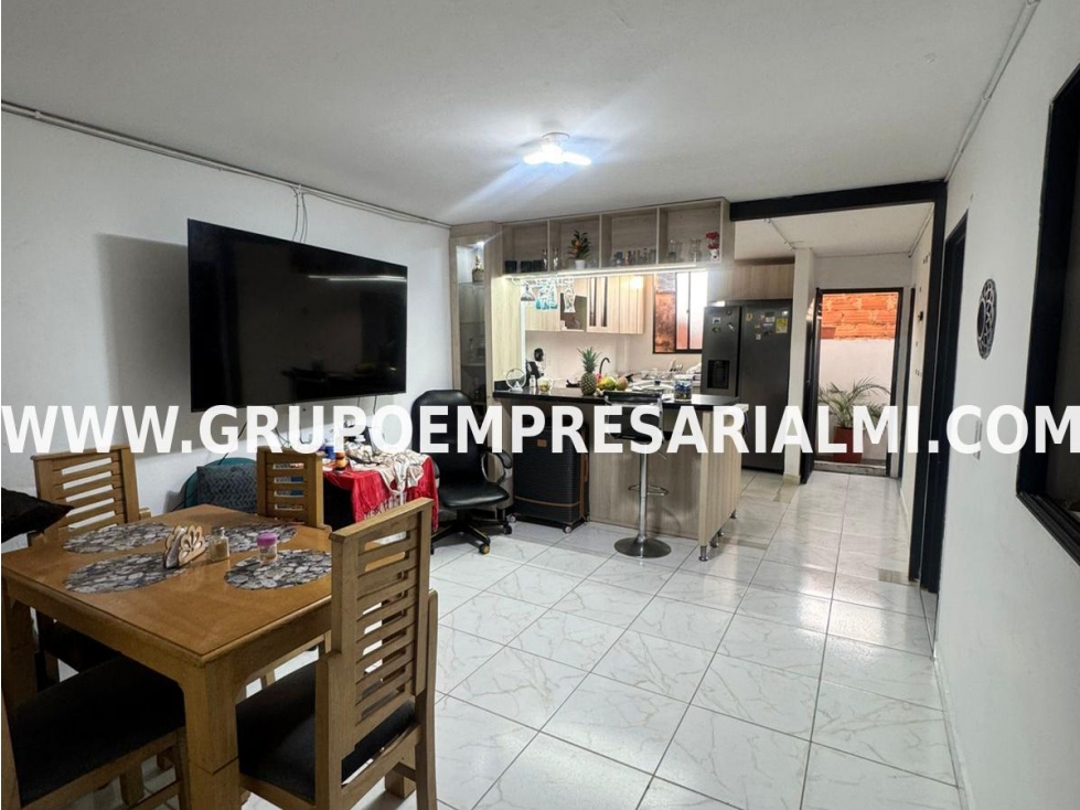 HERMOSA CASA BIFAMILIAR EN VENTA - SECTOR EL DIAMANTE COD: 33581 — foto 2