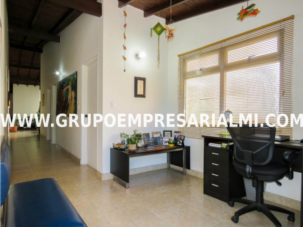 HERMOSA CASA BIFAMILIAR EN VENTA - SECTOR VILLA HERMOSA COD: 31737 — foto 3