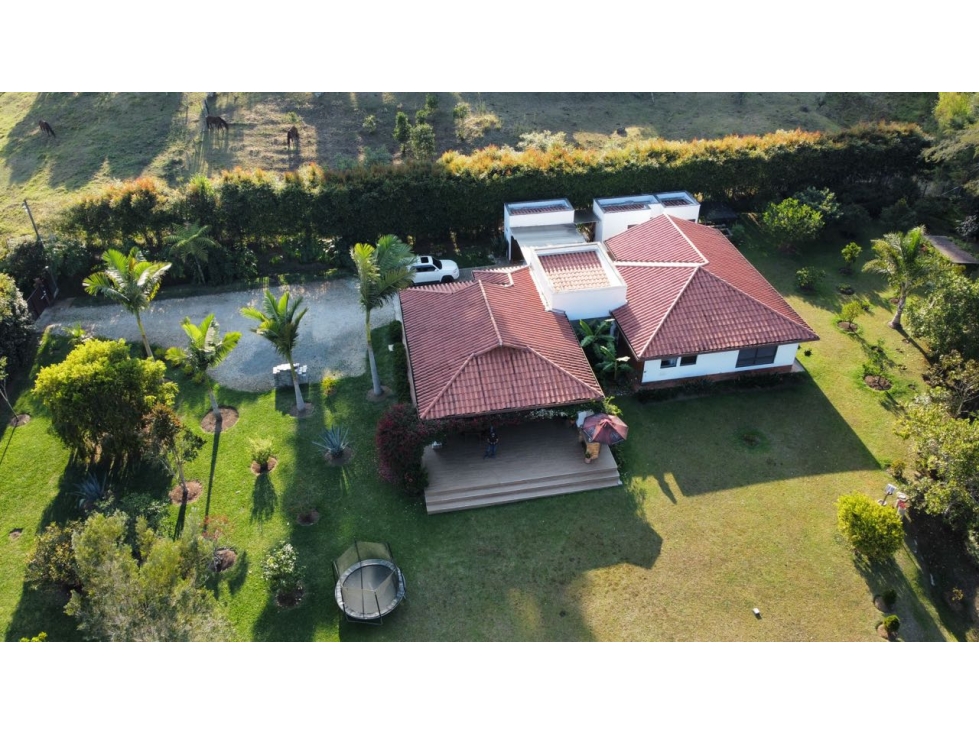 Hermosa Casa Campestre Con Arboles Frutales y Vista Abierta a Rionegro — foto 4