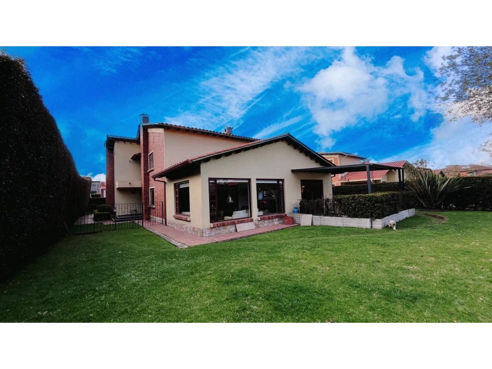 Hermosa casa campestre con excelente ubicación en Chía. - 2